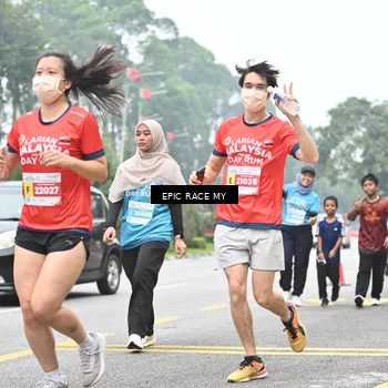 Runner Photo 7038636