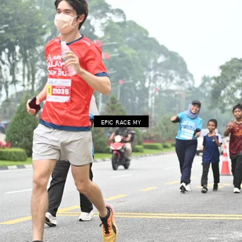 Runner Photo 7038638