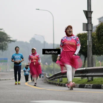 Runner Photo 7038640