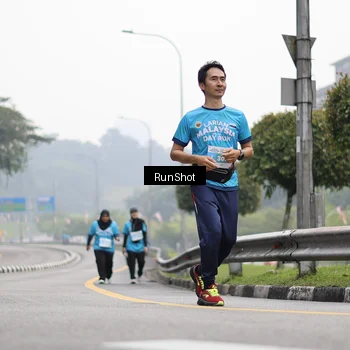Runner Photo 7038646