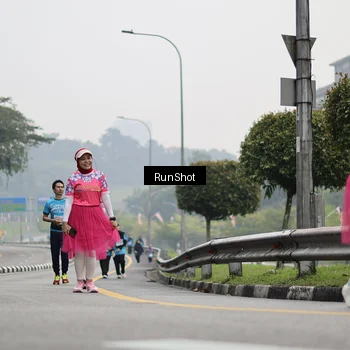 Runner Photo 7038649