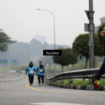 Runner Photo 7038651