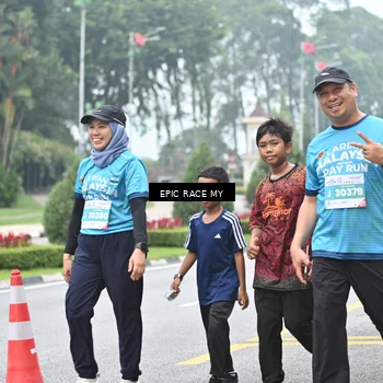 Runner Photo 7038657