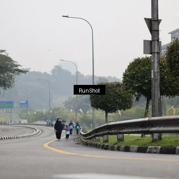 Runner Photo 7038683