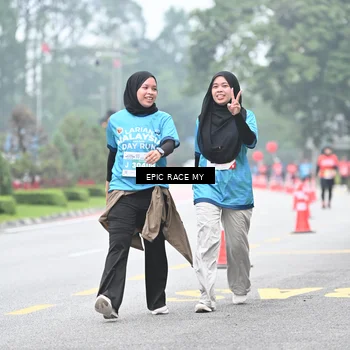 Runner Photo 7038711