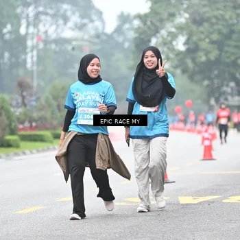 Runner Photo 7038712