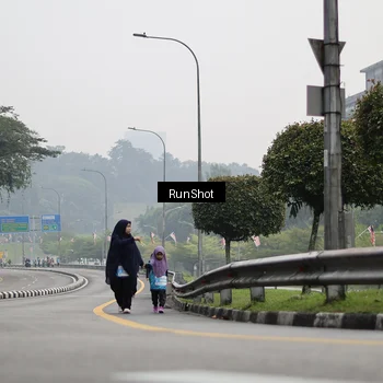 Runner Photo 7038743