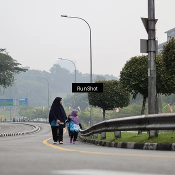 Runner Photo 7038754