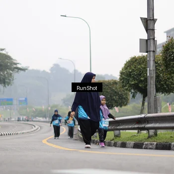 Runner Photo 7038764