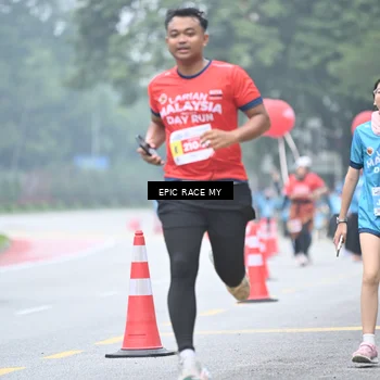 Runner Photo 7038811