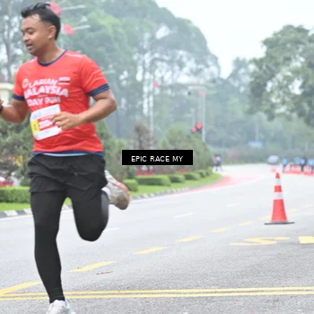 Runner Photo 7038812