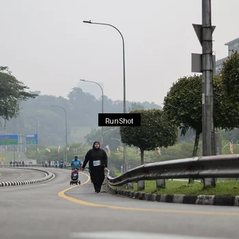 Runner Photo 7038872