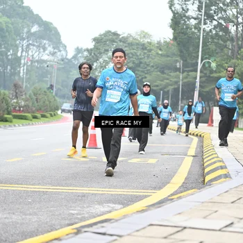 Runner Photo 7038884