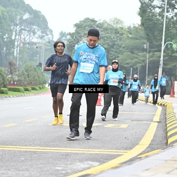 Runner Photo 7038889