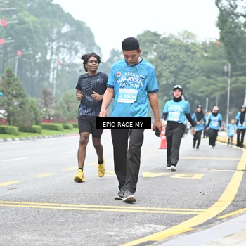 Runner Photo 7038890