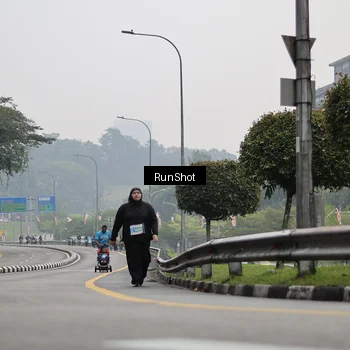 Runner Photo 7038892