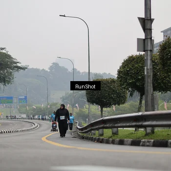 Runner Photo 7038896