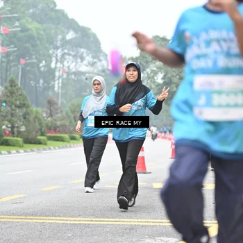 Runner Photo 7038914