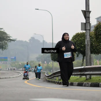 Runner Photo 7038923