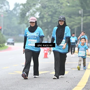 Runner Photo 7038940
