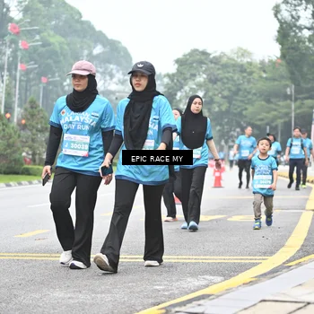 Runner Photo 7038946