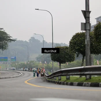 Runner Photo 7039002