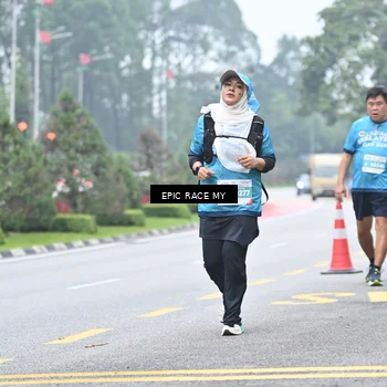 Runner Photo 7039004