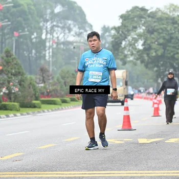 Runner Photo 7039010