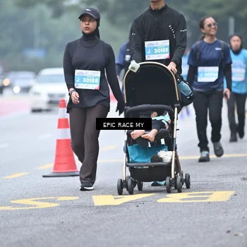 Runner Photo 7039011