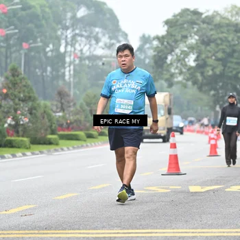 Runner Photo 7039012