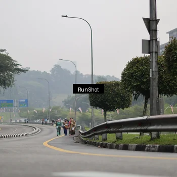 Runner Photo 7039020