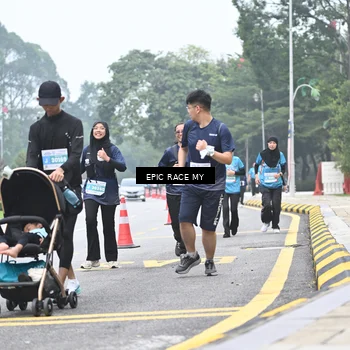 Runner Photo 7039036