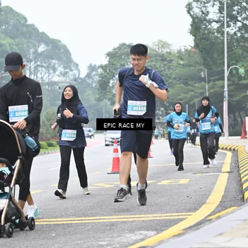 Runner Photo 7039041