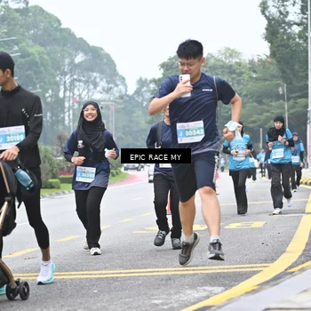 Runner Photo 7039043