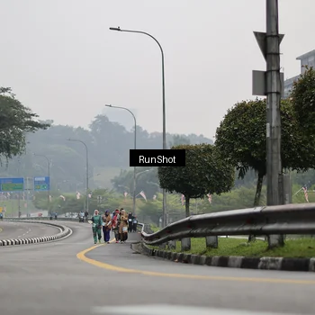 Runner Photo 7039044