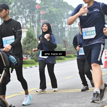 Runner Photo 7039050