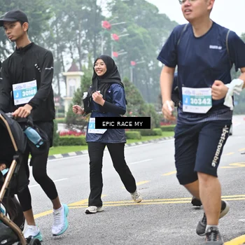 Runner Photo 7039052
