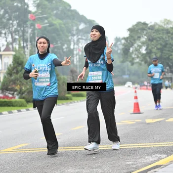 Runner Photo 7039059