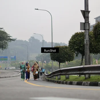 Runner Photo 7039068
