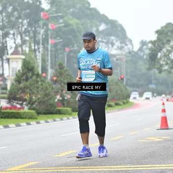 Runner Photo 7039073