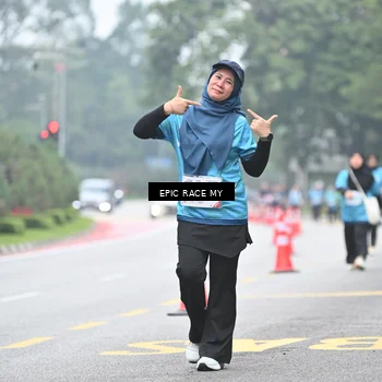 Runner Photo 7039080