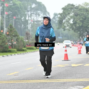 Runner Photo 7039083
