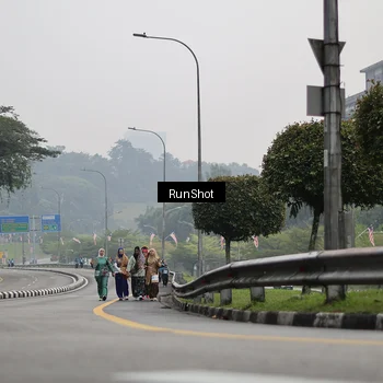 Runner Photo 7039090