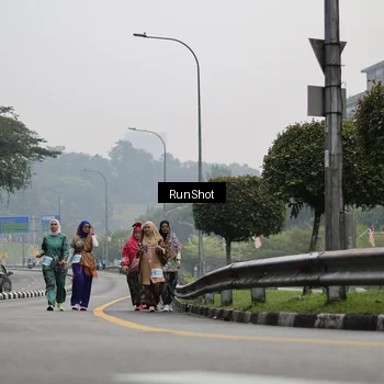 Runner Photo 7039091
