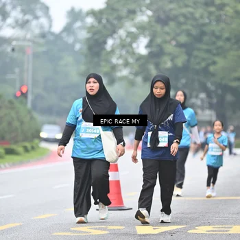 Runner Photo 7039092