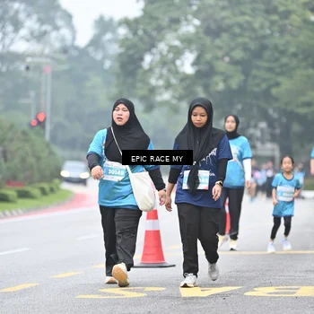 Runner Photo 7039093