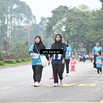 Runner Photo 7039106