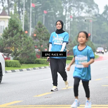 Runner Photo 7039119