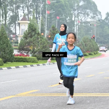 Runner Photo 7039125
