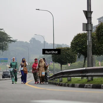 Runner Photo 7039133